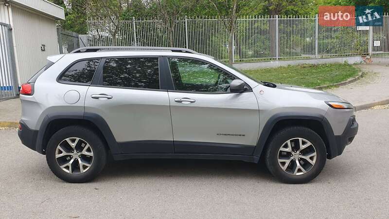 Внедорожник / Кроссовер Jeep Cherokee 2013 в Днепре