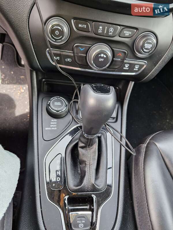 Внедорожник / Кроссовер Jeep Cherokee 2021 в Ивано-Франковске