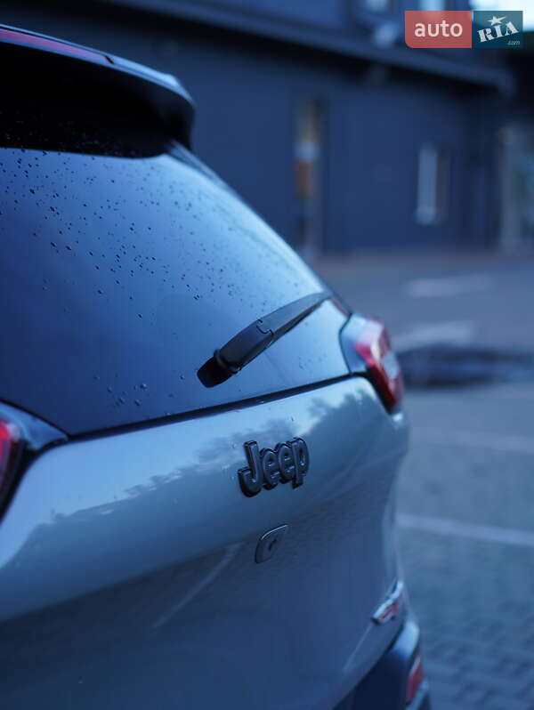 Позашляховик / Кросовер Jeep Cherokee 2014 в Хмельницькому