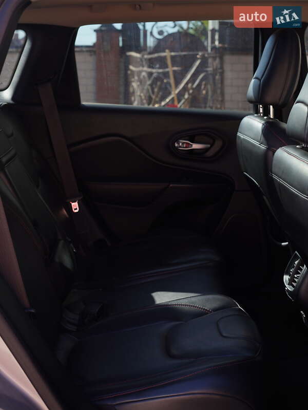 Позашляховик / Кросовер Jeep Cherokee 2014 в Хмельницькому