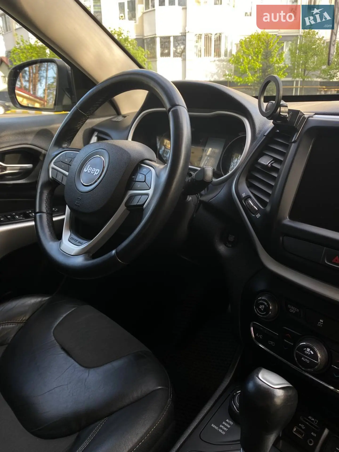 2017 Jeep Cherokee - мініатюра 12