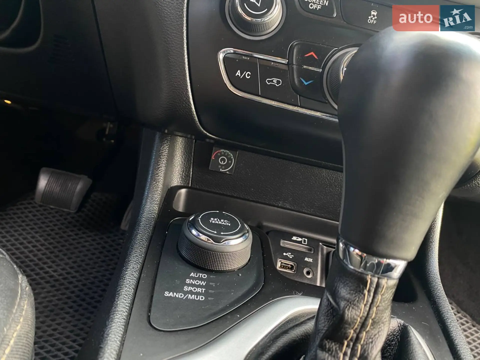 2017 Jeep Cherokee - мініатюра 24