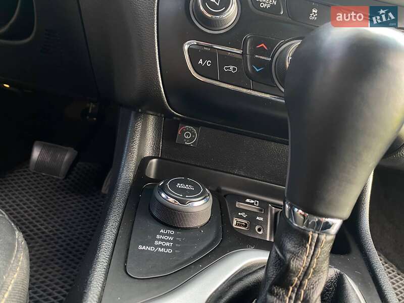 Внедорожник / Кроссовер Jeep Cherokee 2017 в Буче фото 24 Внедорожник / Кроссовер Jeep Cherokee 2017 в Буче