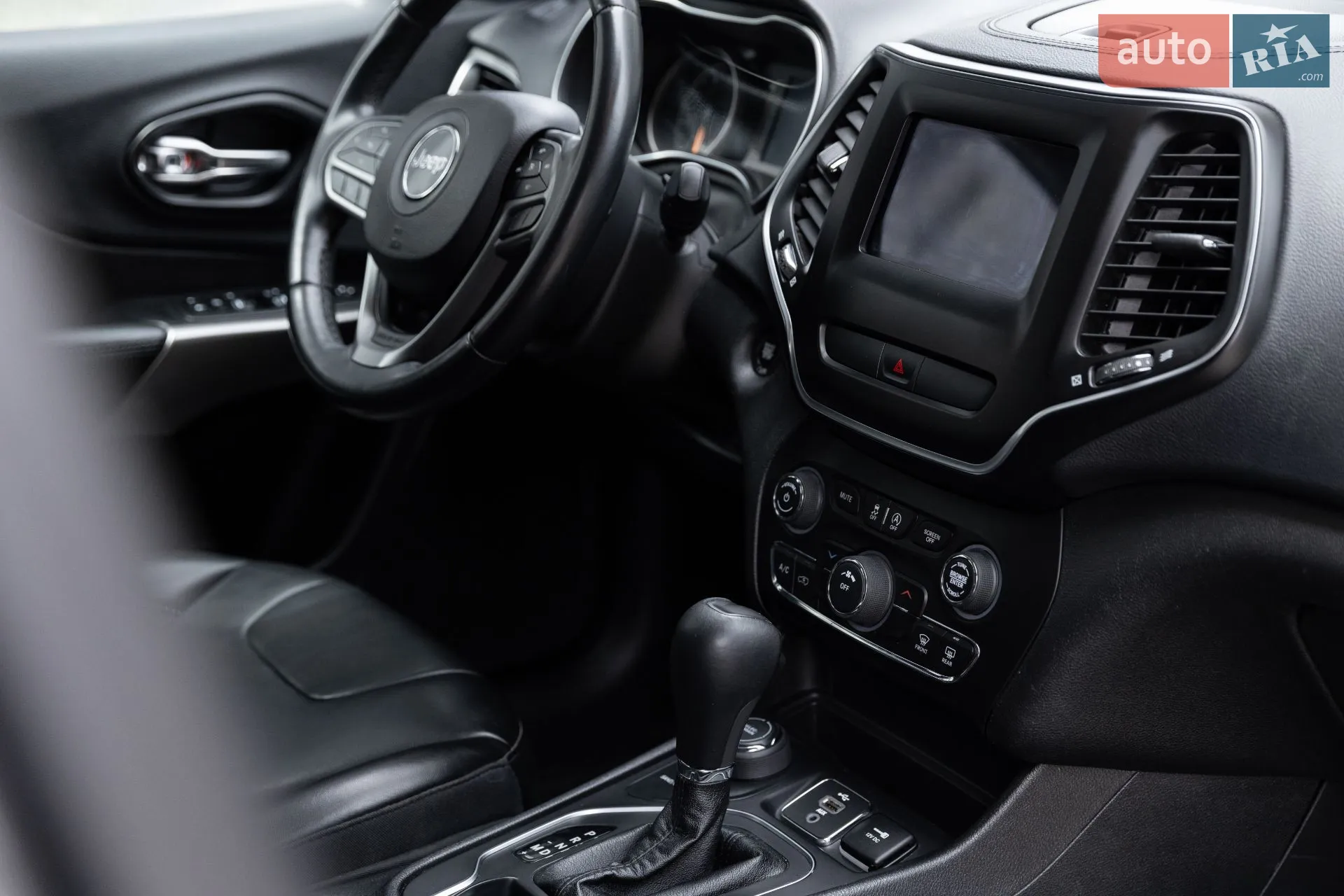 2018 Jeep Cherokee - мініатюра 25