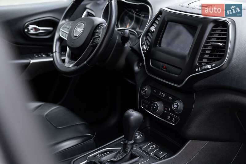 Внедорожник / Кроссовер Jeep Cherokee 2018 в Ивано-Франковске