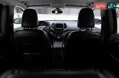 Внедорожник / Кроссовер Jeep Cherokee 2018 в Ивано-Франковске
