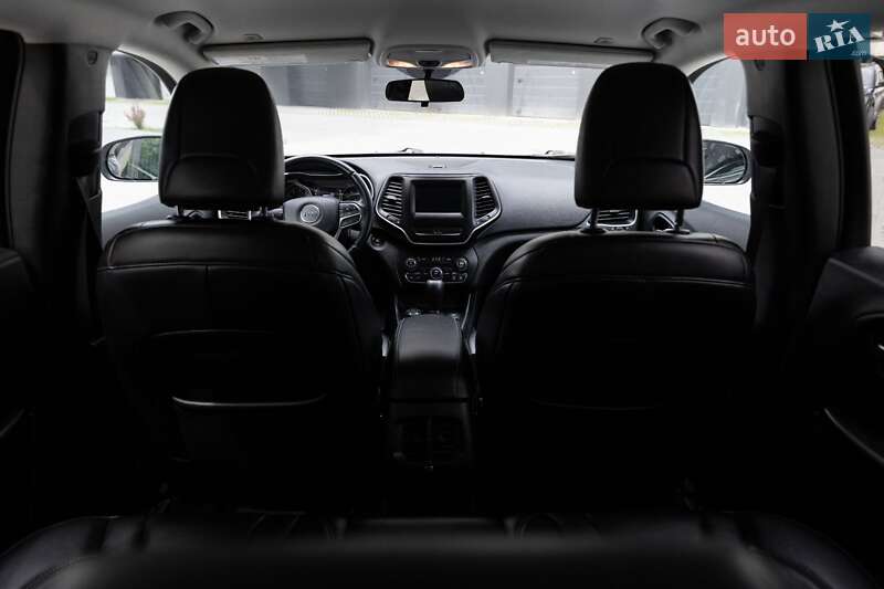 Внедорожник / Кроссовер Jeep Cherokee 2018 в Ивано-Франковске