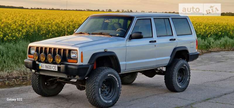 Внедорожник / Кроссовер Jeep Cherokee 1998 в Киеве