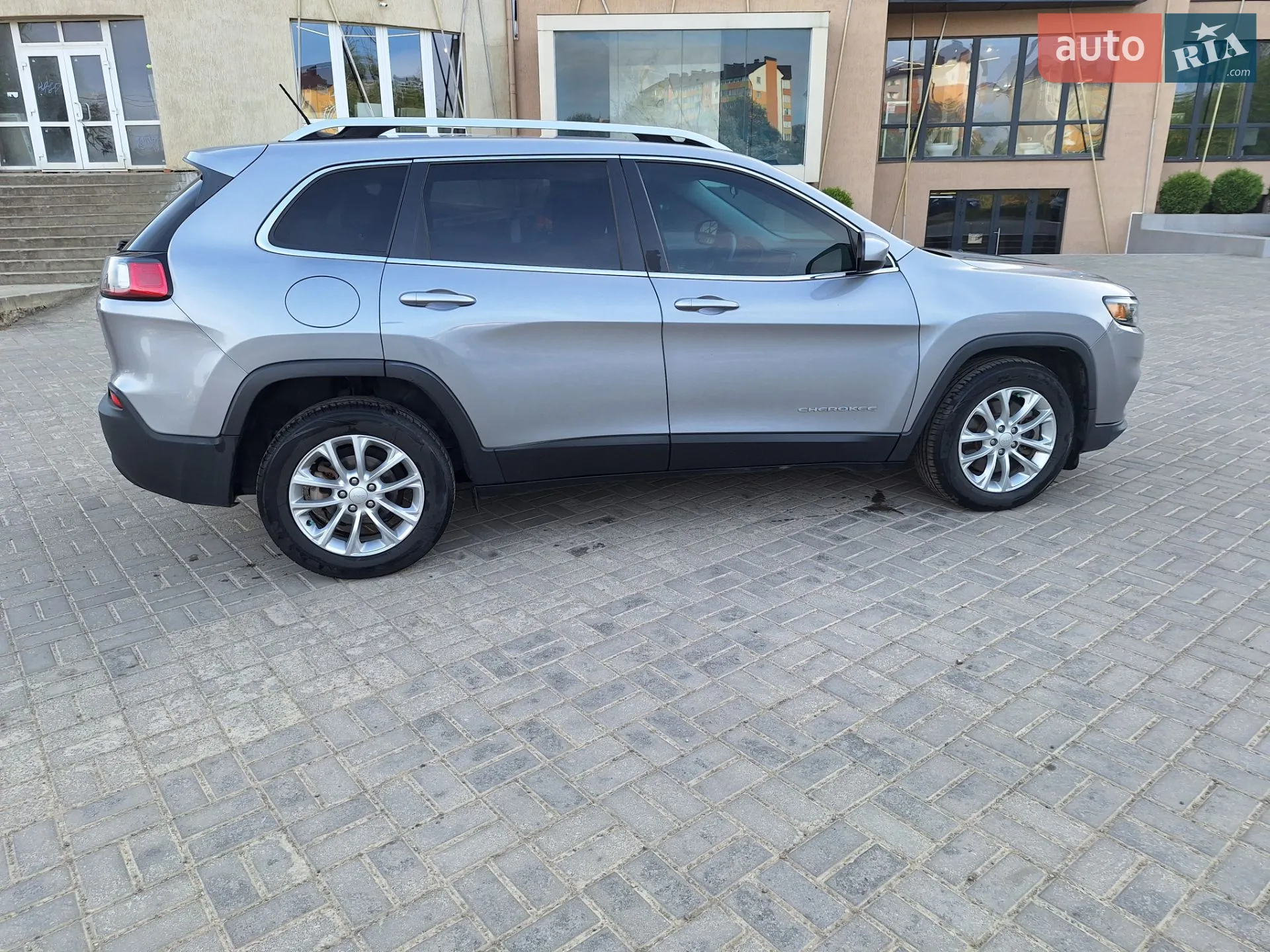 2018 Jeep Cherokee - мініатюра 9