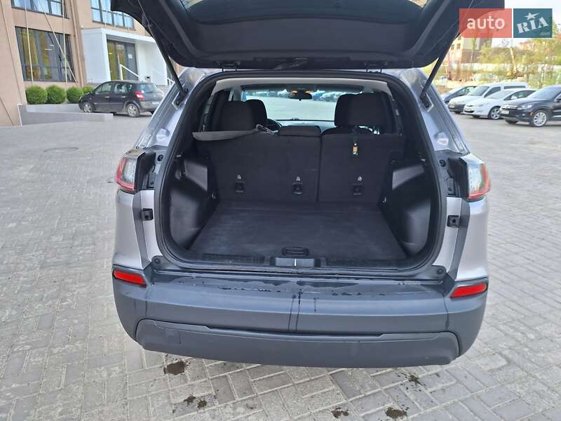 Внедорожник / Кроссовер Jeep Cherokee 2018 в Черновцах