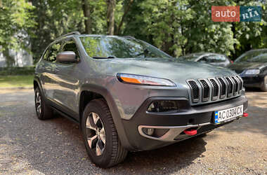 Внедорожник / Кроссовер Jeep Cherokee 2015 в Нововолынске