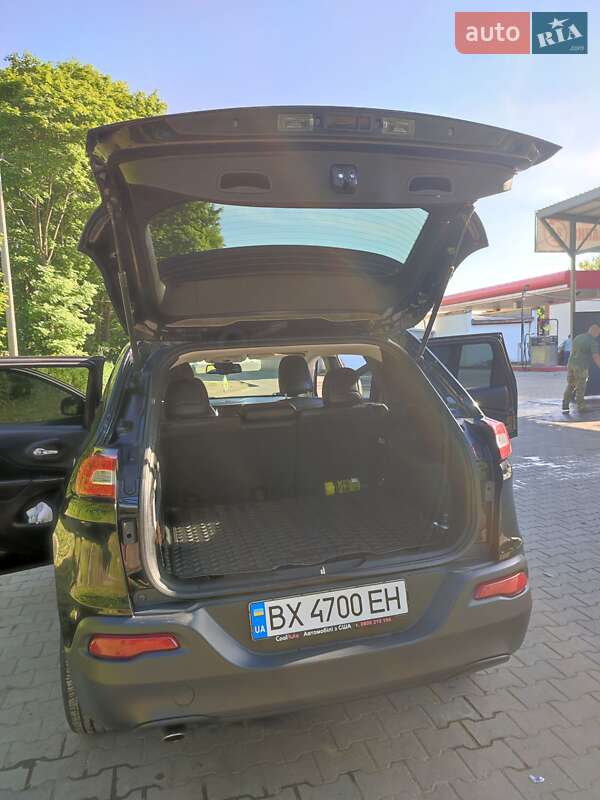 Внедорожник / Кроссовер Jeep Cherokee 2016 в Староконстантинове фото 7 Внедорожник / Кроссовер Jeep Cherokee 2016 в Староконстантинове