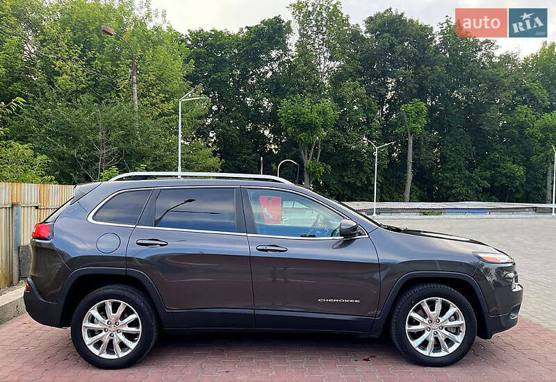 Внедорожник / Кроссовер Jeep Cherokee 2014 в Киеве