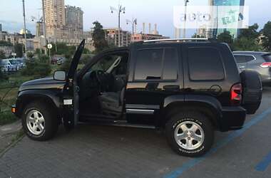 Внедорожник / Кроссовер Jeep Cherokee 2005 в Киеве