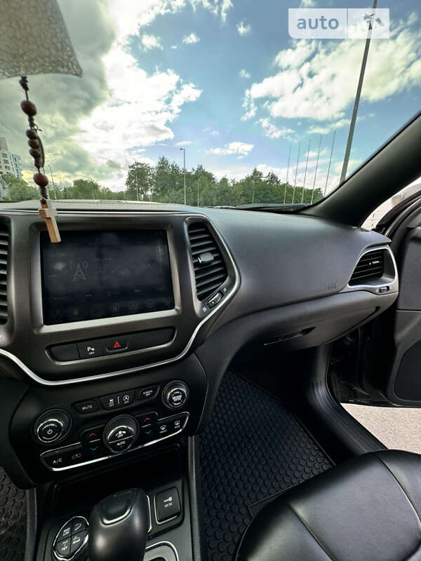 Внедорожник / Кроссовер Jeep Cherokee 2018 в Львове