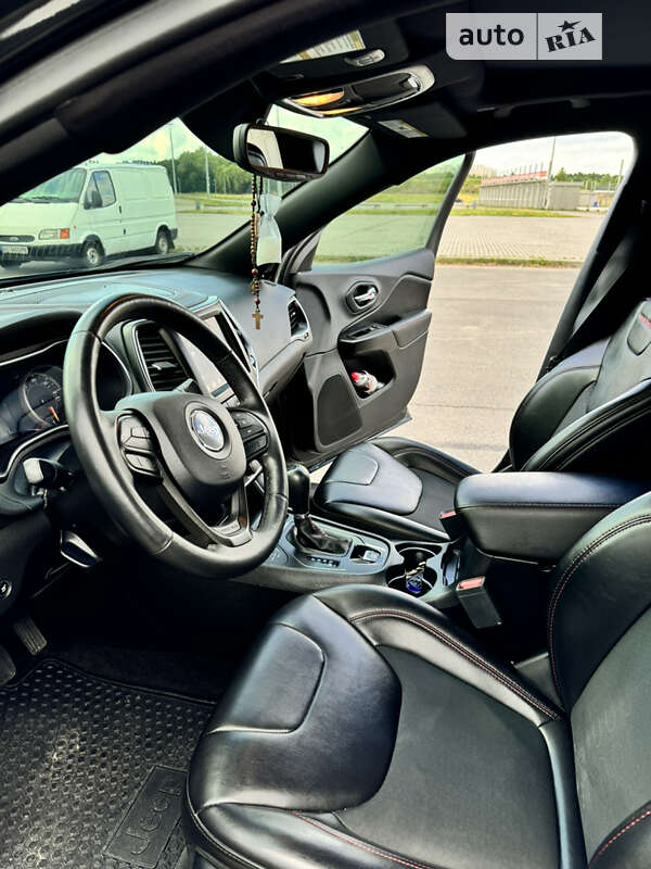 Внедорожник / Кроссовер Jeep Cherokee 2018 в Львове