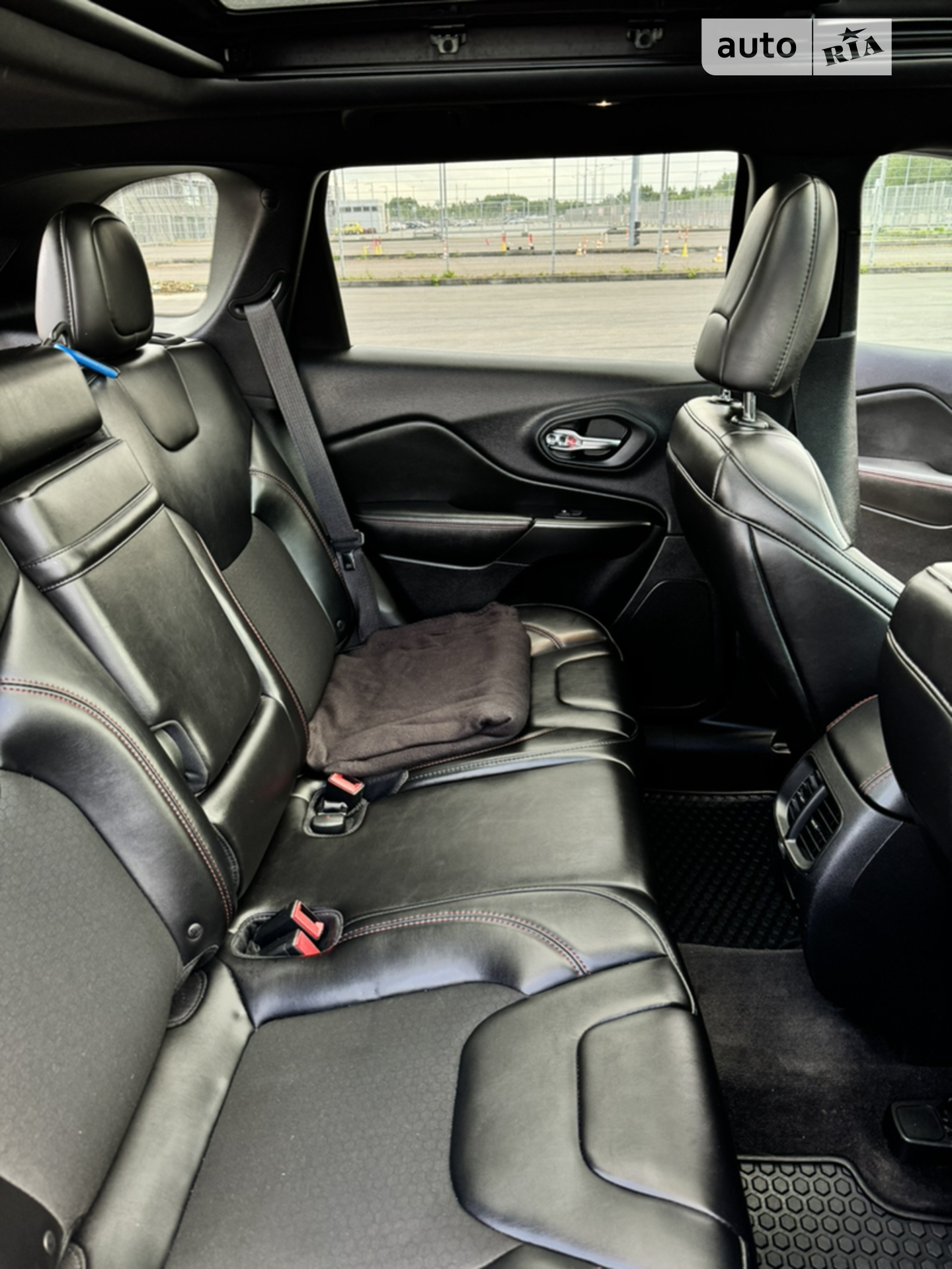 2018 Jeep Cherokee - мініатюра 25