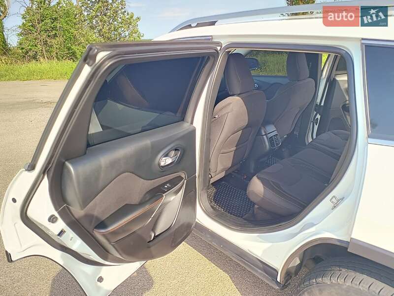 Позашляховик / Кросовер Jeep Cherokee 2014 в Кропивницькому