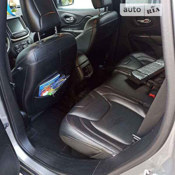 Внедорожник / Кроссовер Jeep Cherokee 2015 в Коломые