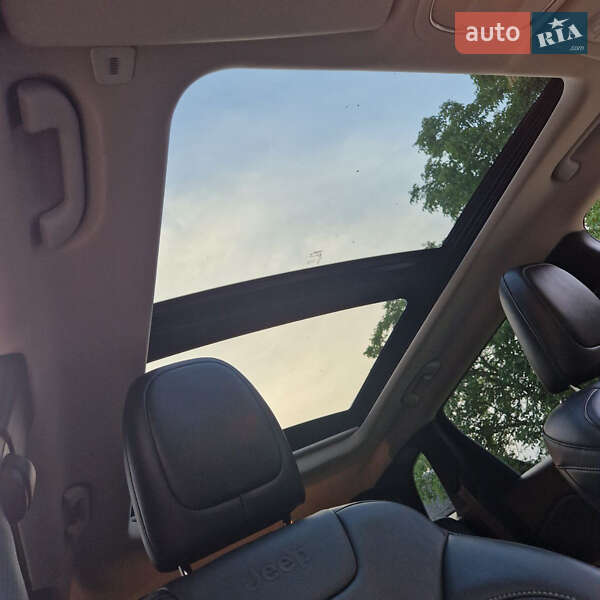 Внедорожник / Кроссовер Jeep Cherokee 2017 в Остроге