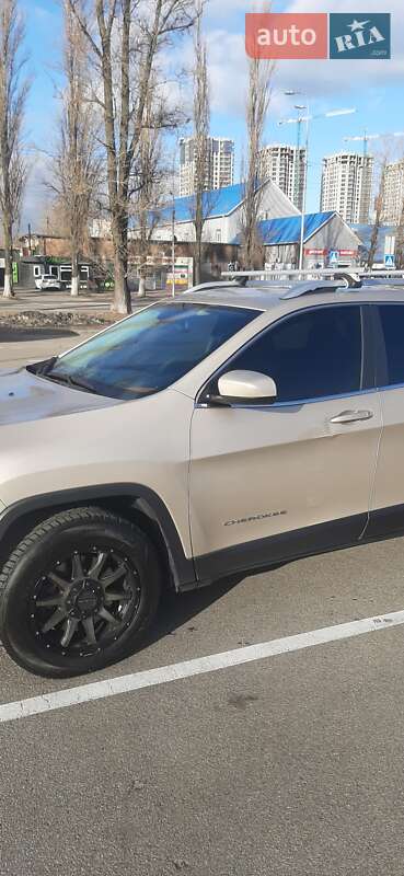 Позашляховик / Кросовер Jeep Cherokee 2015 в Києві