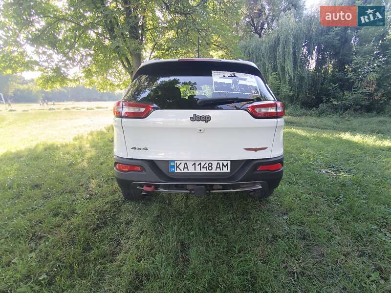 Внедорожник / Кроссовер Jeep Cherokee 2014 в Киеве