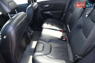 Внедорожник / Кроссовер Jeep Cherokee 2018 в 