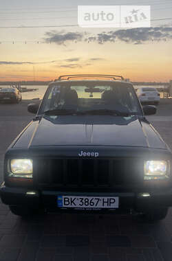 Внедорожник / Кроссовер Jeep Cherokee 1997 в Николаеве