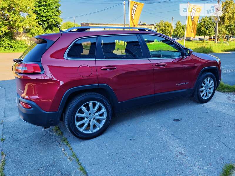 Внедорожник / Кроссовер Jeep Cherokee 2015 в Чернигове