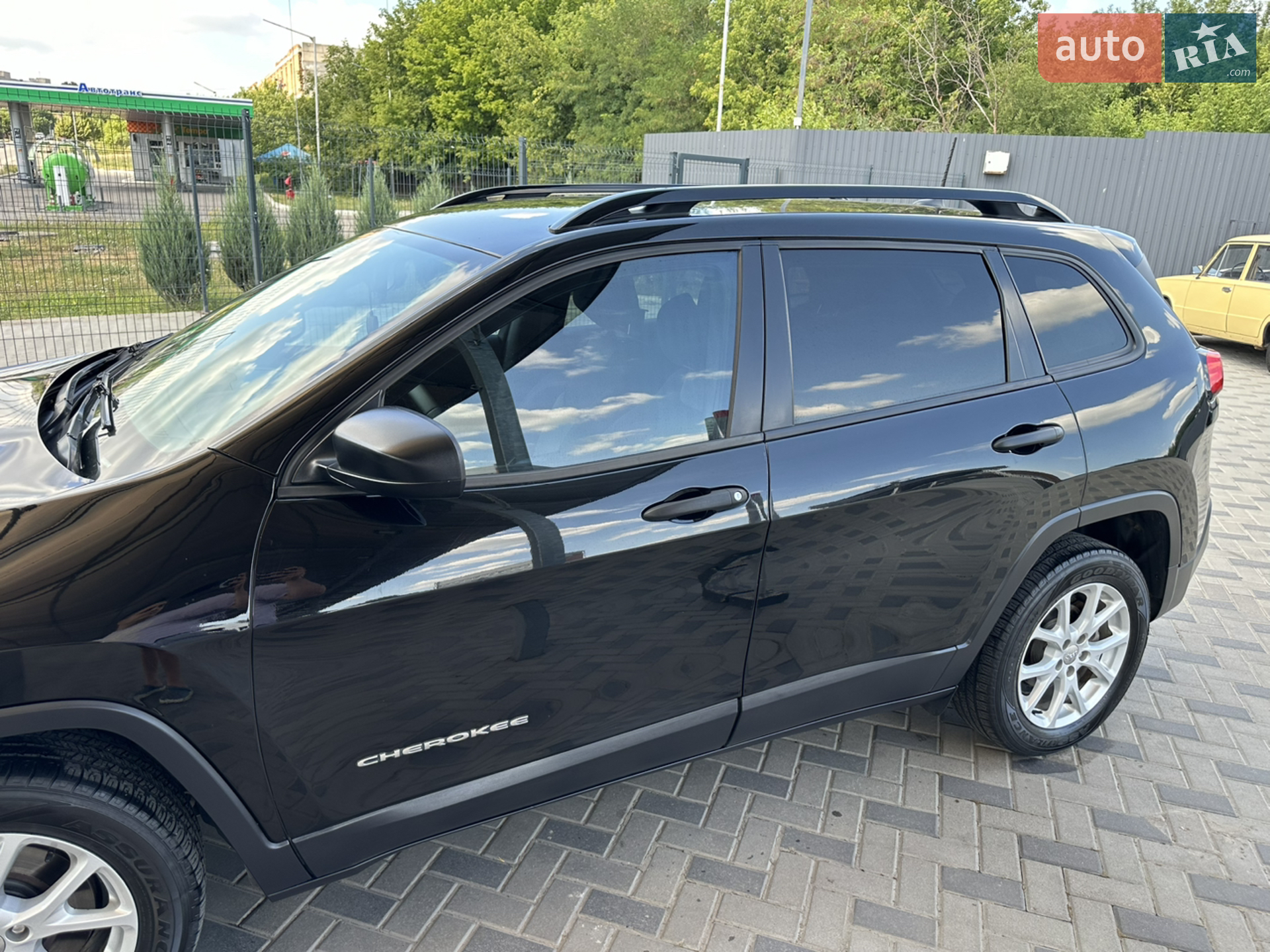 2017 Jeep Cherokee - мініатюра 6