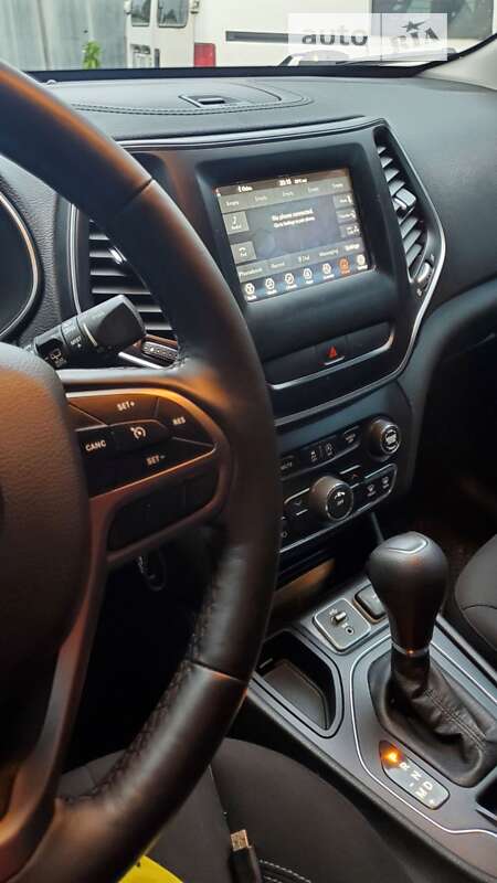 Позашляховик / Кросовер Jeep Cherokee 2018 в Калуші