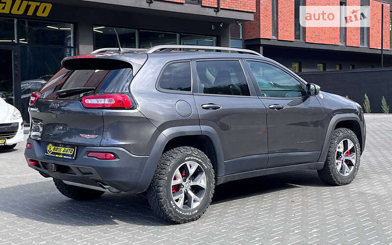 Внедорожник / Кроссовер Jeep Cherokee 2015 в Черновцах фото 8 Внедорожник / Кроссовер Jeep Cherokee 2015 в Черновцах