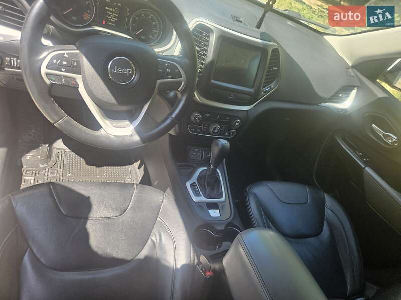 Внедорожник / Кроссовер Jeep Cherokee 2014 в Запорожье