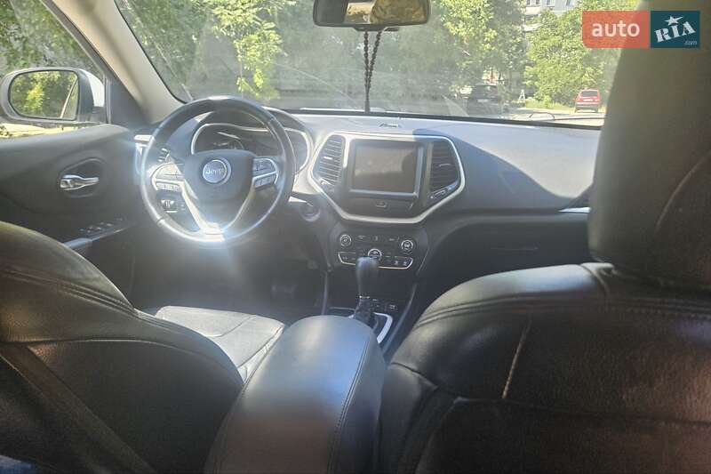 Внедорожник / Кроссовер Jeep Cherokee 2014 в Запорожье