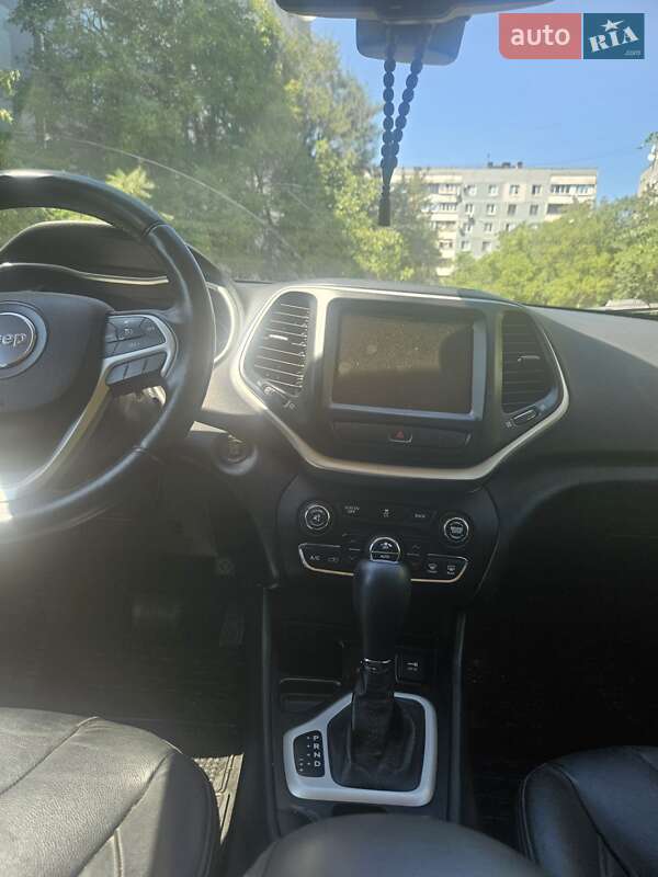 Внедорожник / Кроссовер Jeep Cherokee 2014 в Запорожье