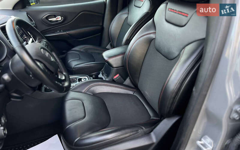 Внедорожник / Кроссовер Jeep Cherokee 2018 в Ивано-Франковске