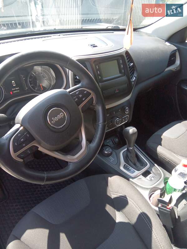 Внедорожник / Кроссовер Jeep Cherokee 2015 в Моршине фото 3 Внедорожник / Кроссовер Jeep Cherokee 2015 в Моршине