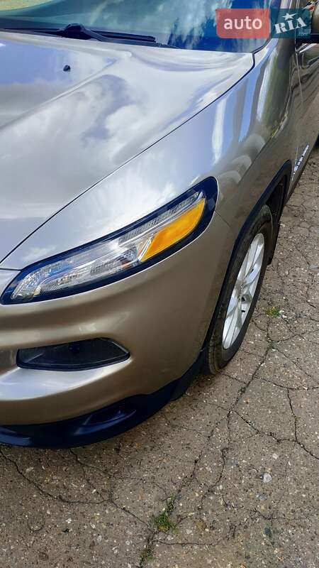 Позашляховик / Кросовер Jeep Cherokee 2016 в Добропіллі