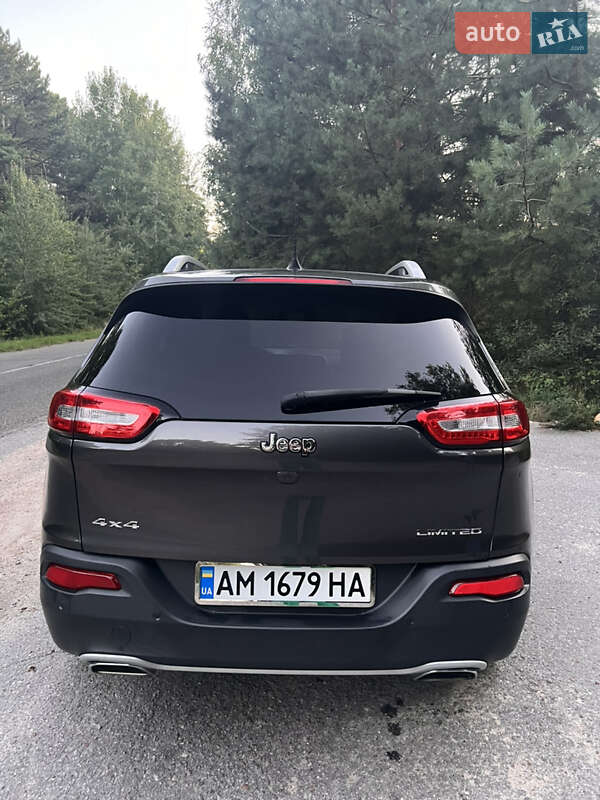 Внедорожник / Кроссовер Jeep Cherokee 2017 в Брусилове