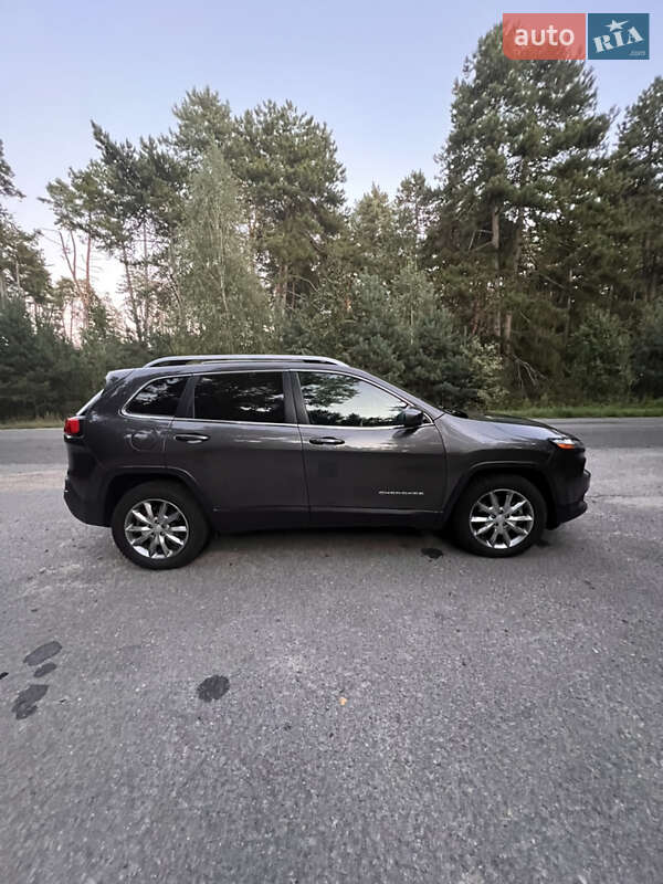 Внедорожник / Кроссовер Jeep Cherokee 2017 в Брусилове