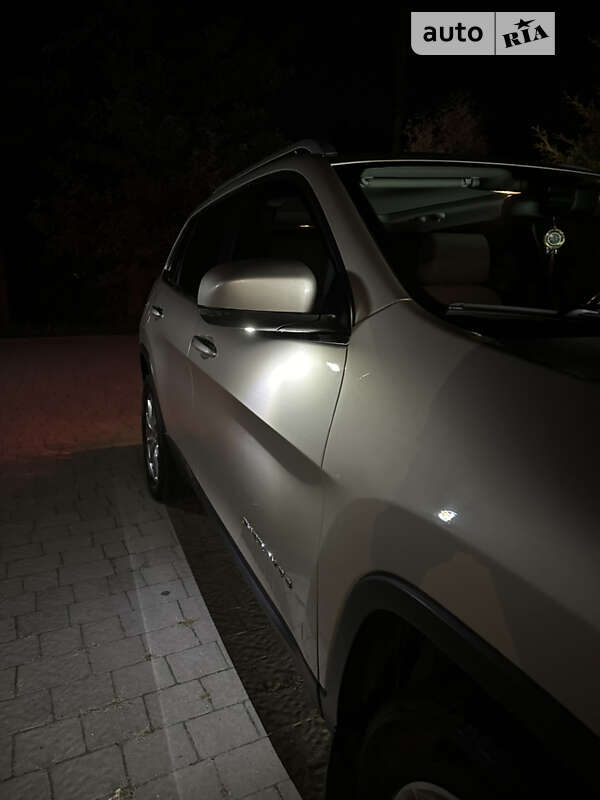 Позашляховик / Кросовер Jeep Cherokee 2015 в Львові