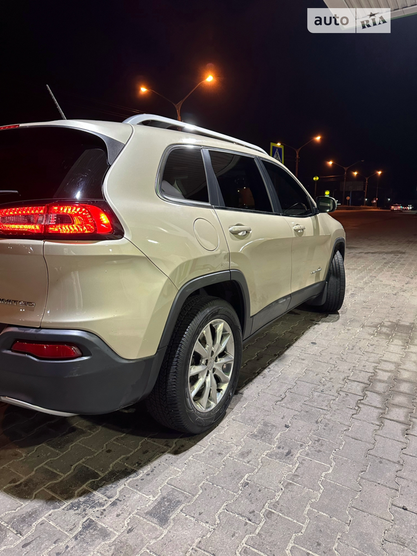 2015 Jeep Cherokee - мініатюра 4