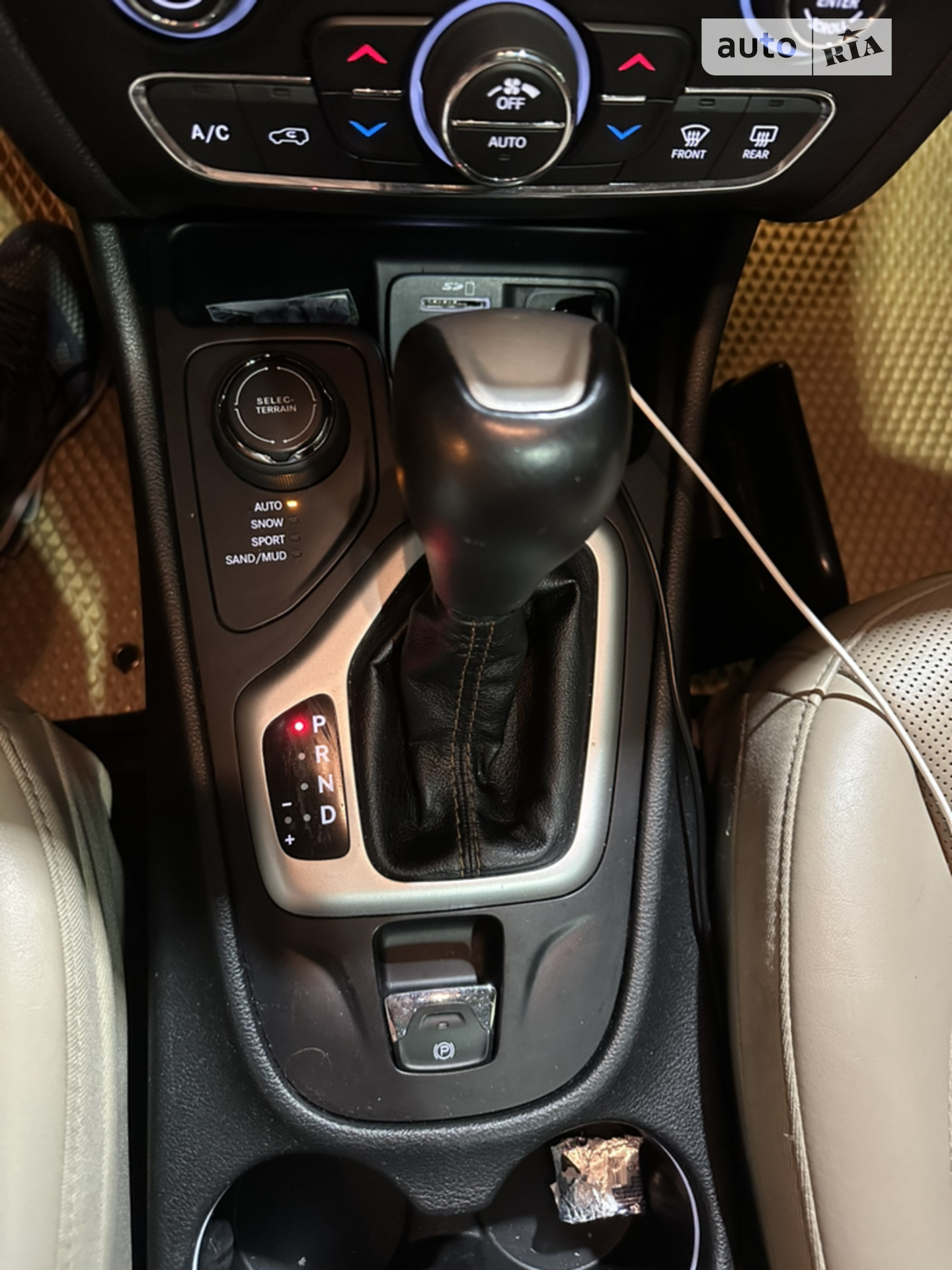 2015 Jeep Cherokee - мініатюра 13