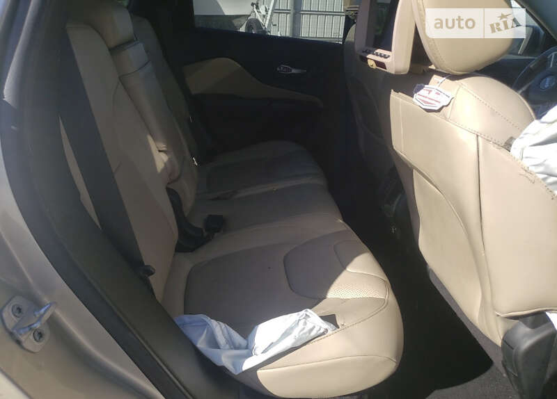 Позашляховик / Кросовер Jeep Cherokee 2015 в Львові