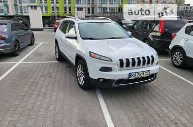 Внедорожник / Кроссовер Jeep Cherokee 2015 в Киеве