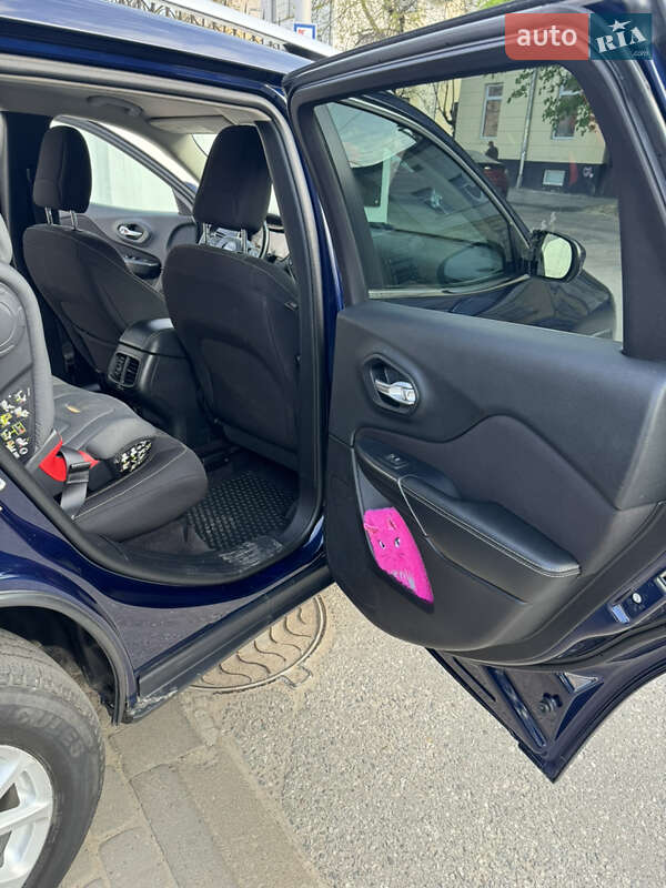 Внедорожник / Кроссовер Jeep Cherokee 2015 в Львове фото 10 Внедорожник / Кроссовер Jeep Cherokee 2015 в Львове