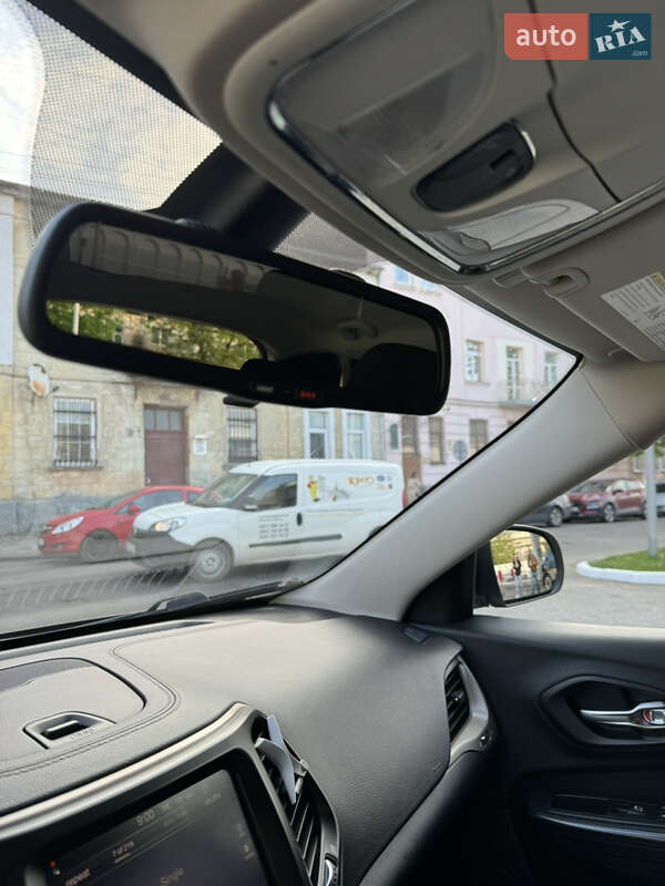 Внедорожник / Кроссовер Jeep Cherokee 2015 в Львове фото 30 Внедорожник / Кроссовер Jeep Cherokee 2015 в Львове