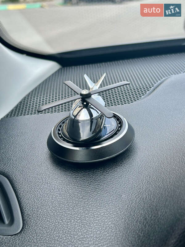 Внедорожник / Кроссовер Jeep Cherokee 2018 в Киеве фото 17 Внедорожник / Кроссовер Jeep Cherokee 2018 в Киеве