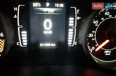 Внедорожник / Кроссовер Jeep Cherokee 2014 в 