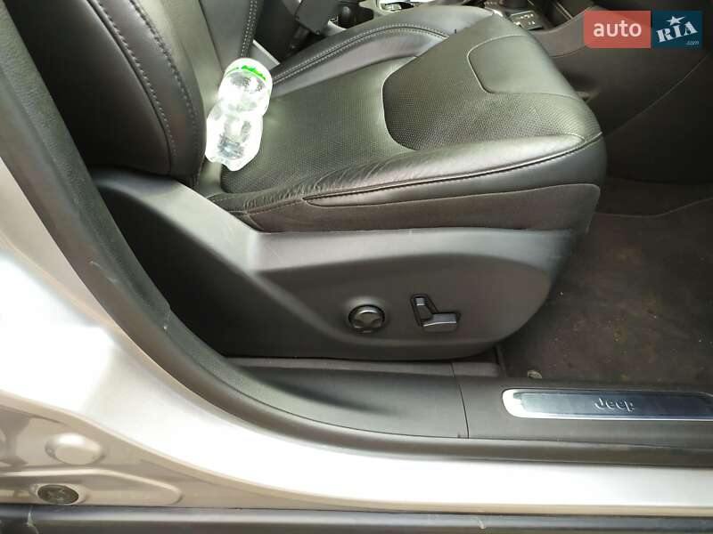 Позашляховик / Кросовер Jeep Cherokee 2019 в Полтаві фото 26 Позашляховик / Кросовер Jeep Cherokee 2019 в Полтаві